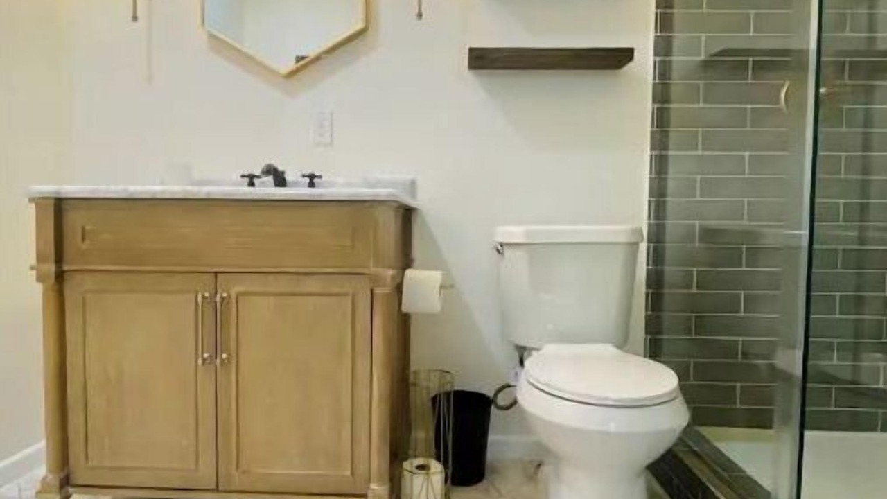 Photo of Bathroom in Kingsland