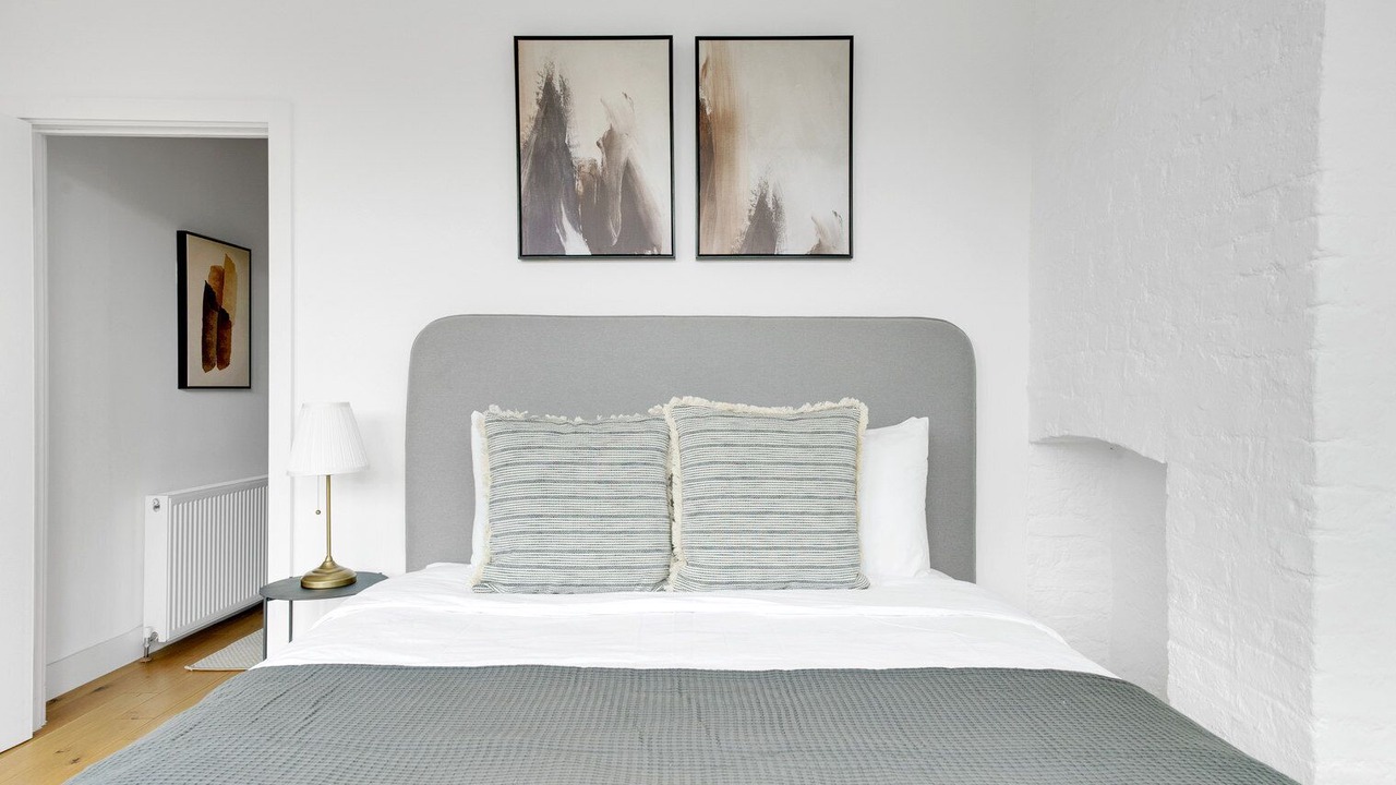 Photo of Bedroom in Farringdon