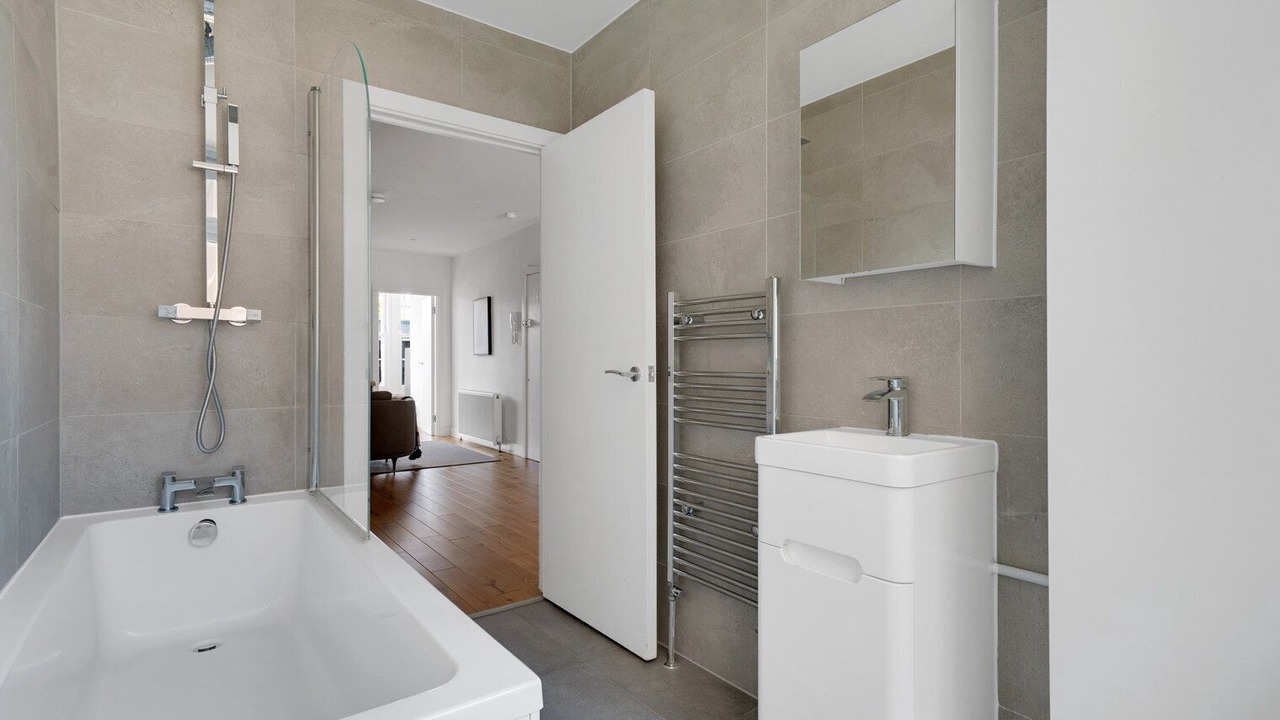 Photo of Bathroom in Farringdon