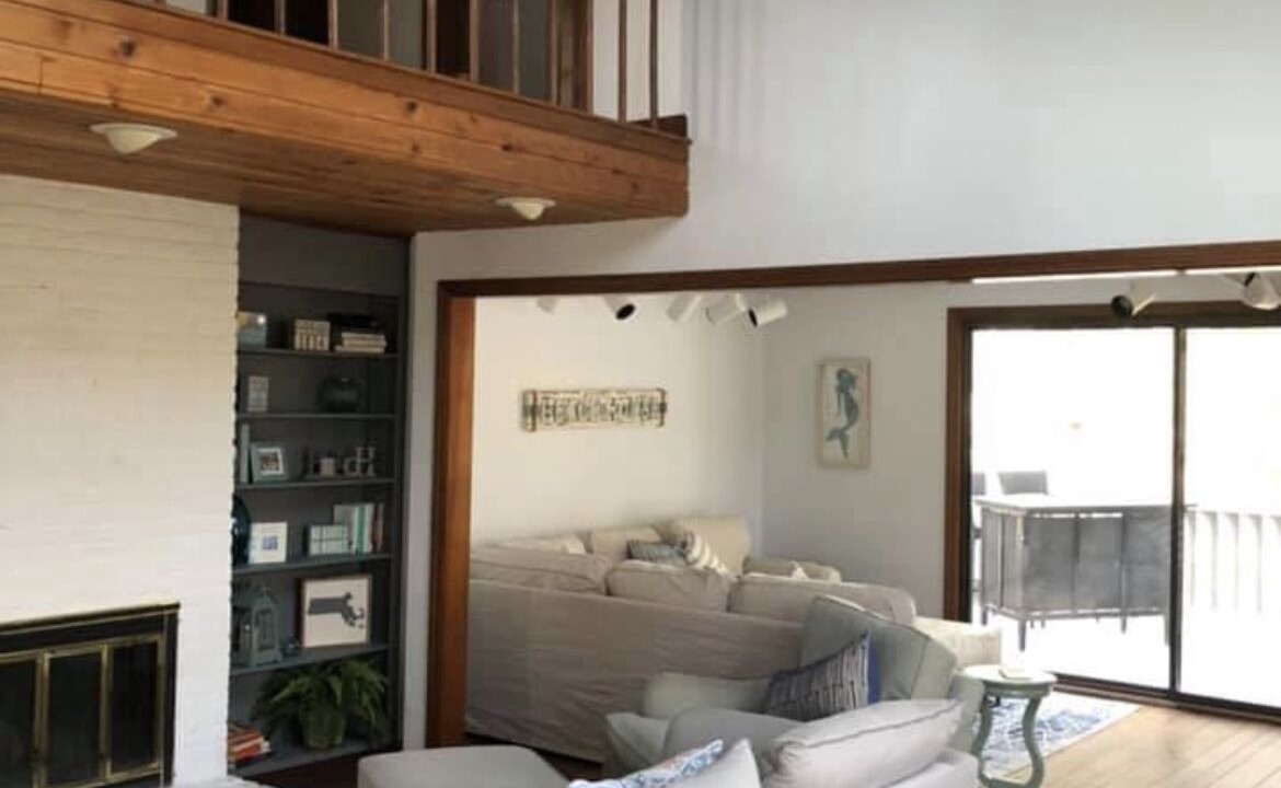 Photo of Livingroom in Waquoit Village