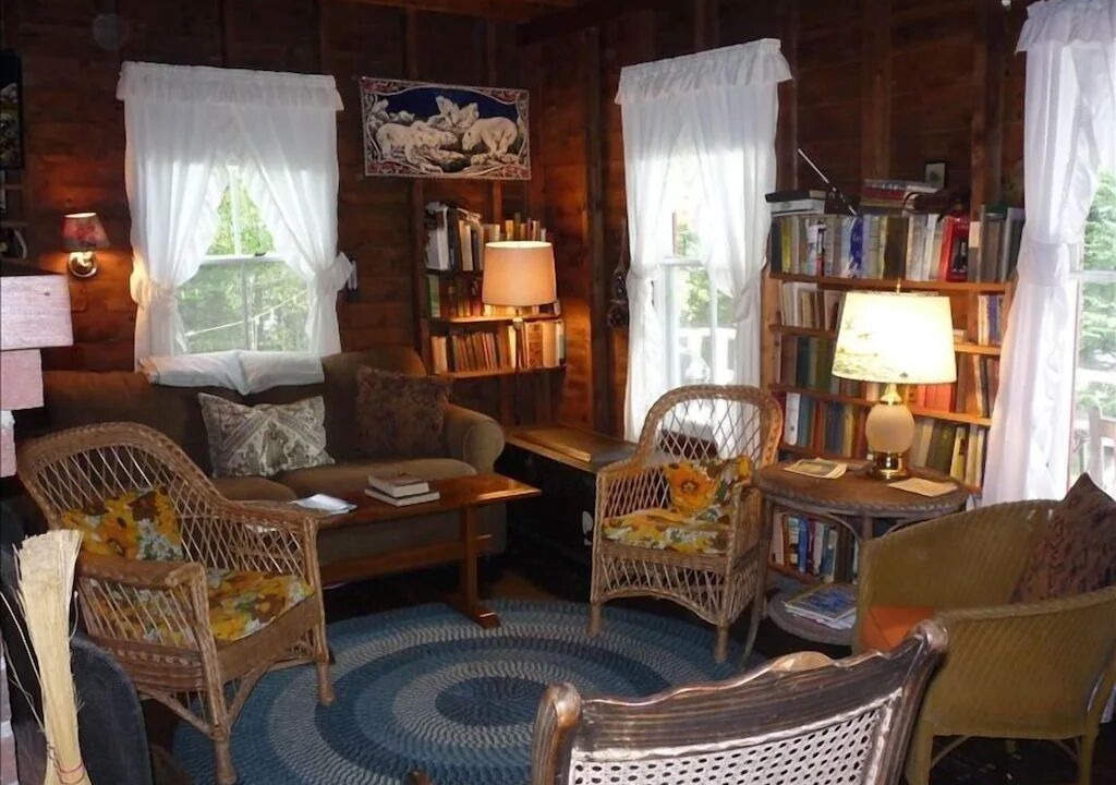 Photo of Livingroom in Brooklin
