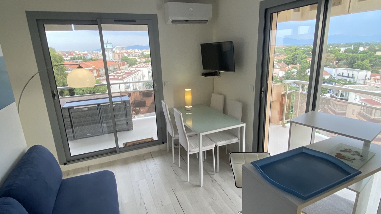 Photo of Livingroom in Le Port