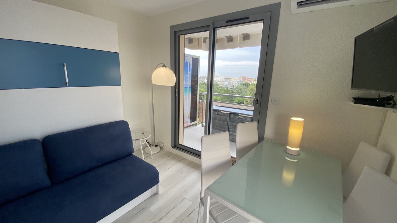 Photo of Livingroom in Le Port
