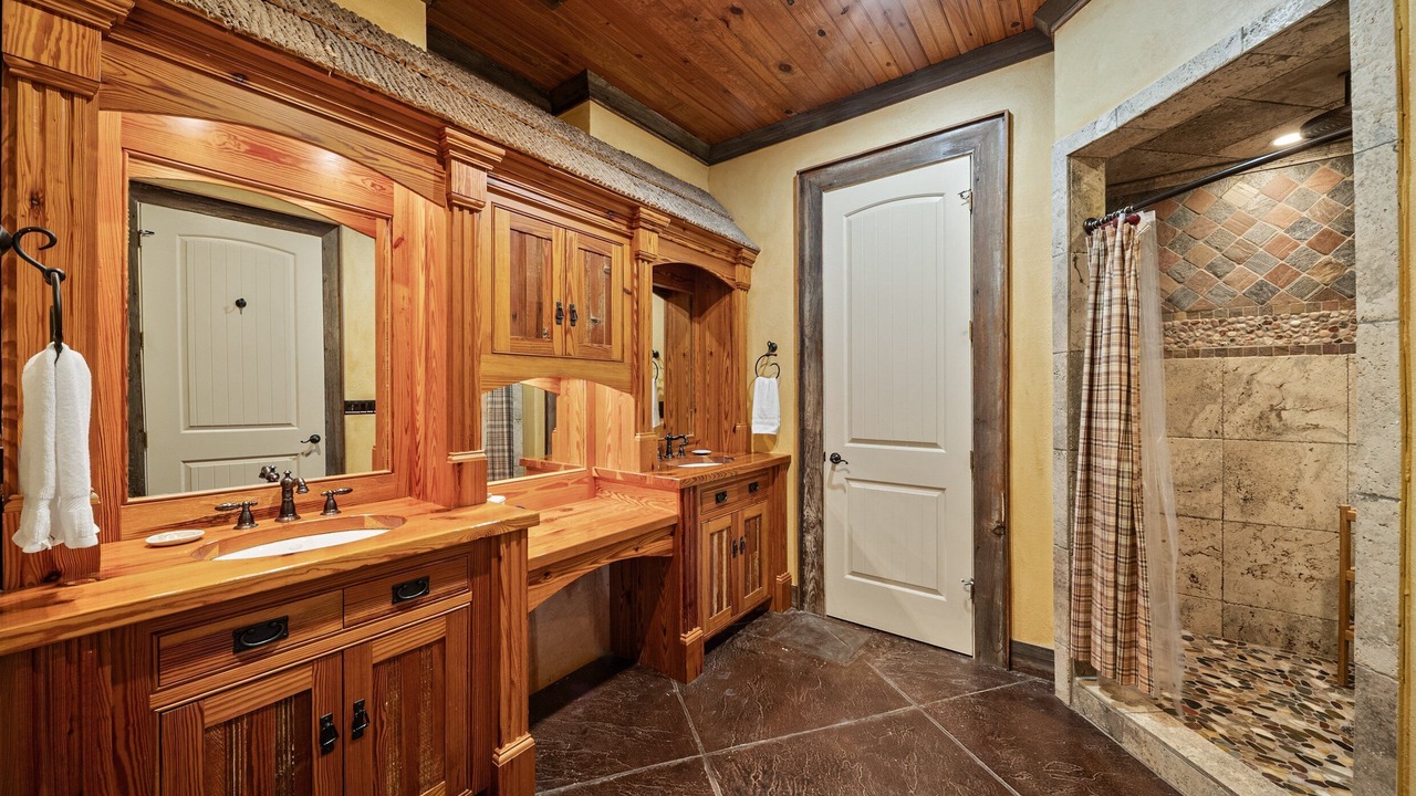 Photo of Bathroom in Blowing Rock