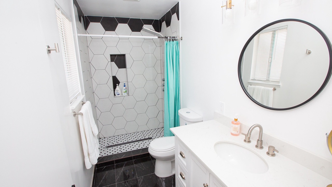 Photo of Bathroom in Rancho Oakey