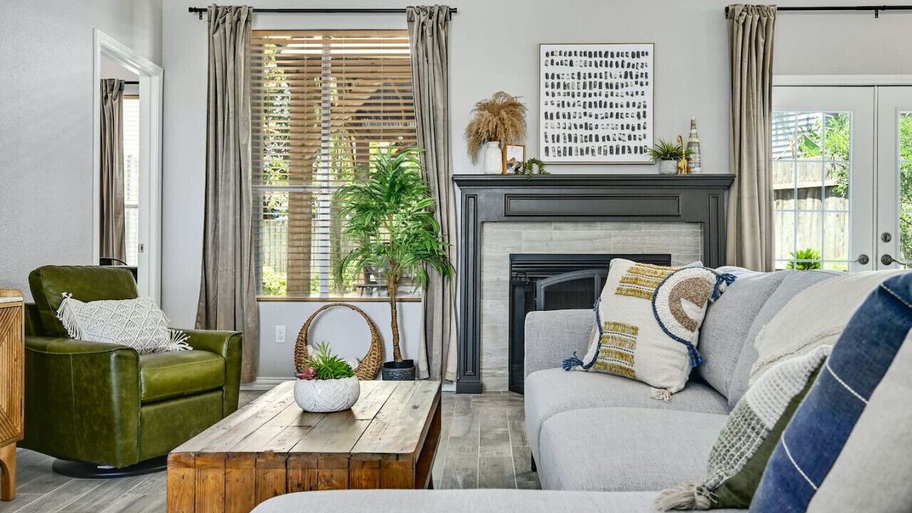 Photo of Livingroom in Wells Branch