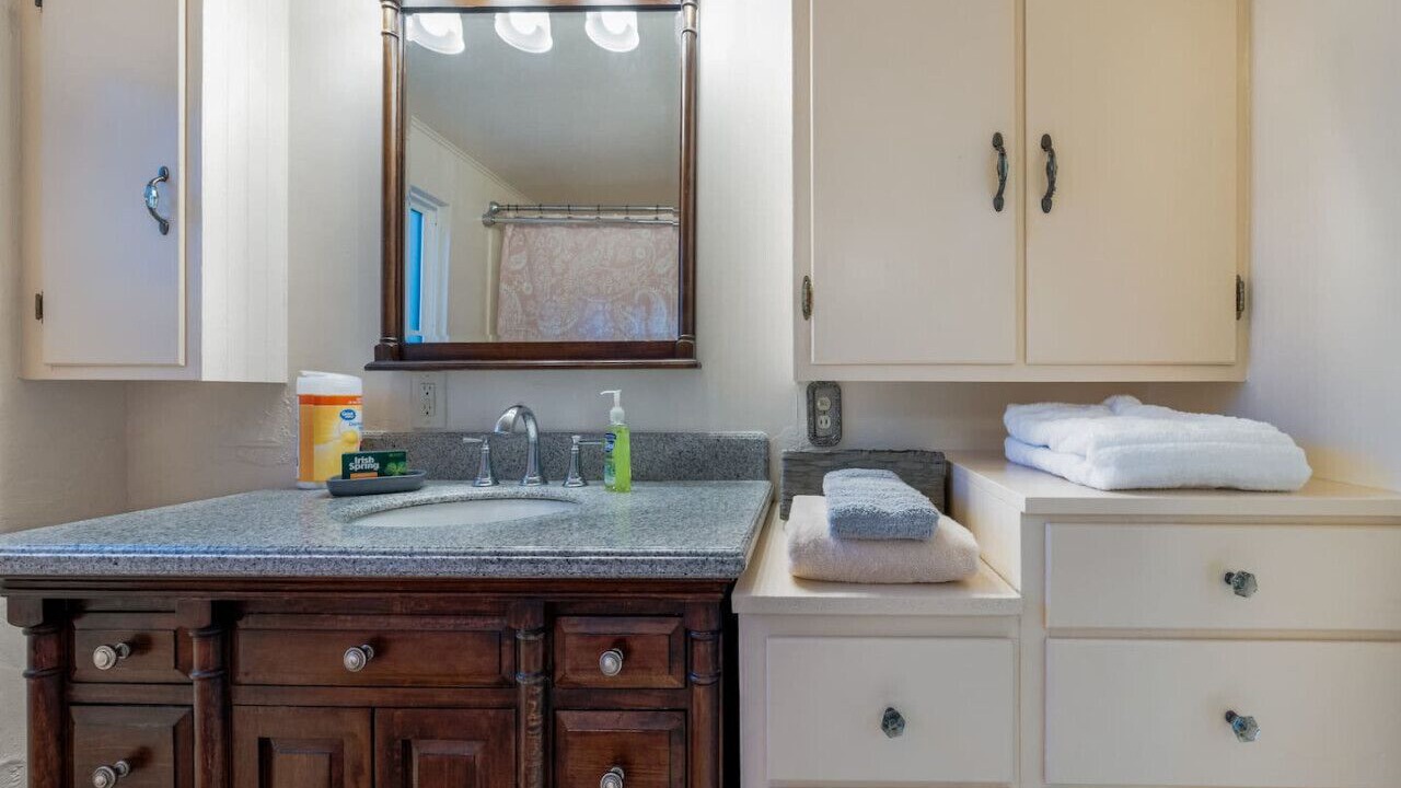 Photo of Bathroom in Elgin