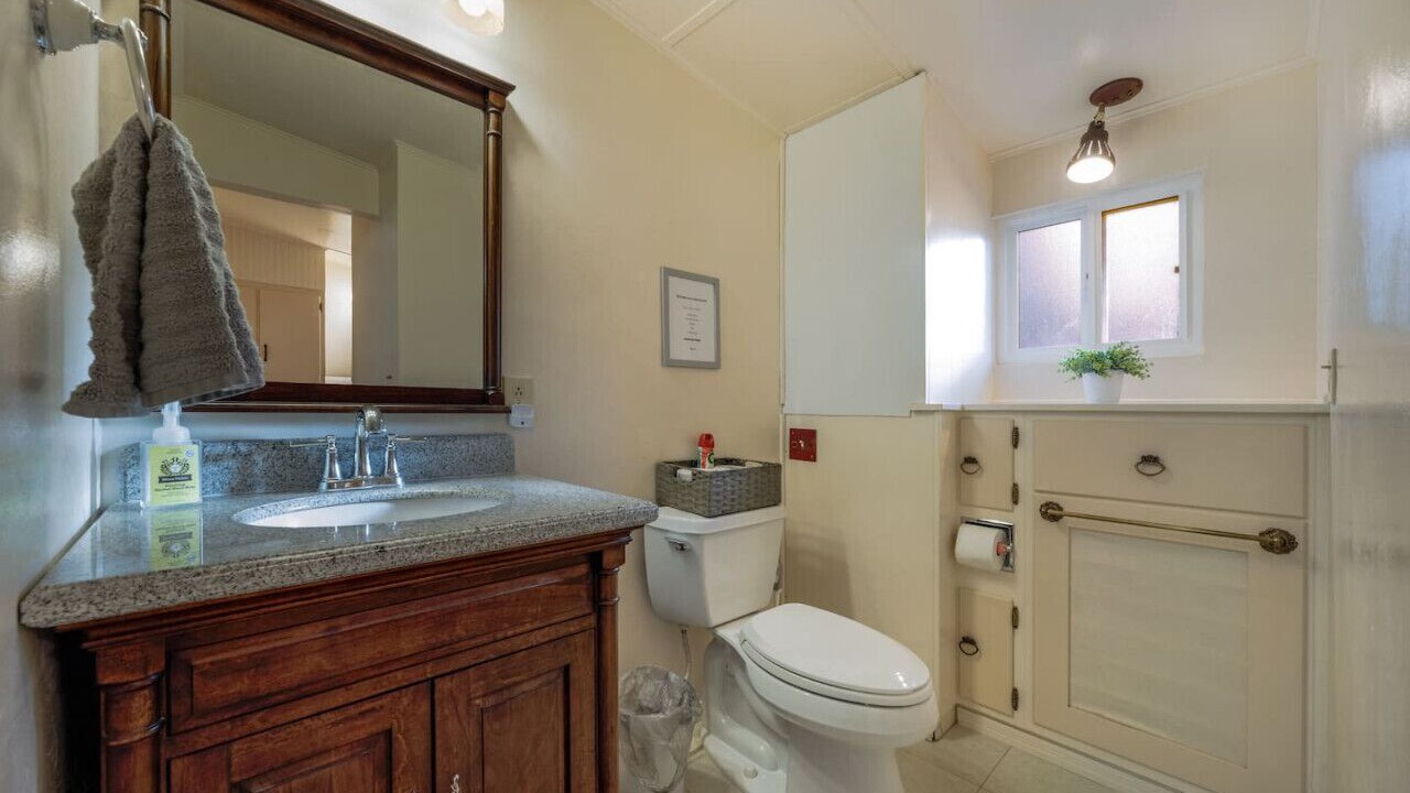 Photo of Bathroom in Elgin