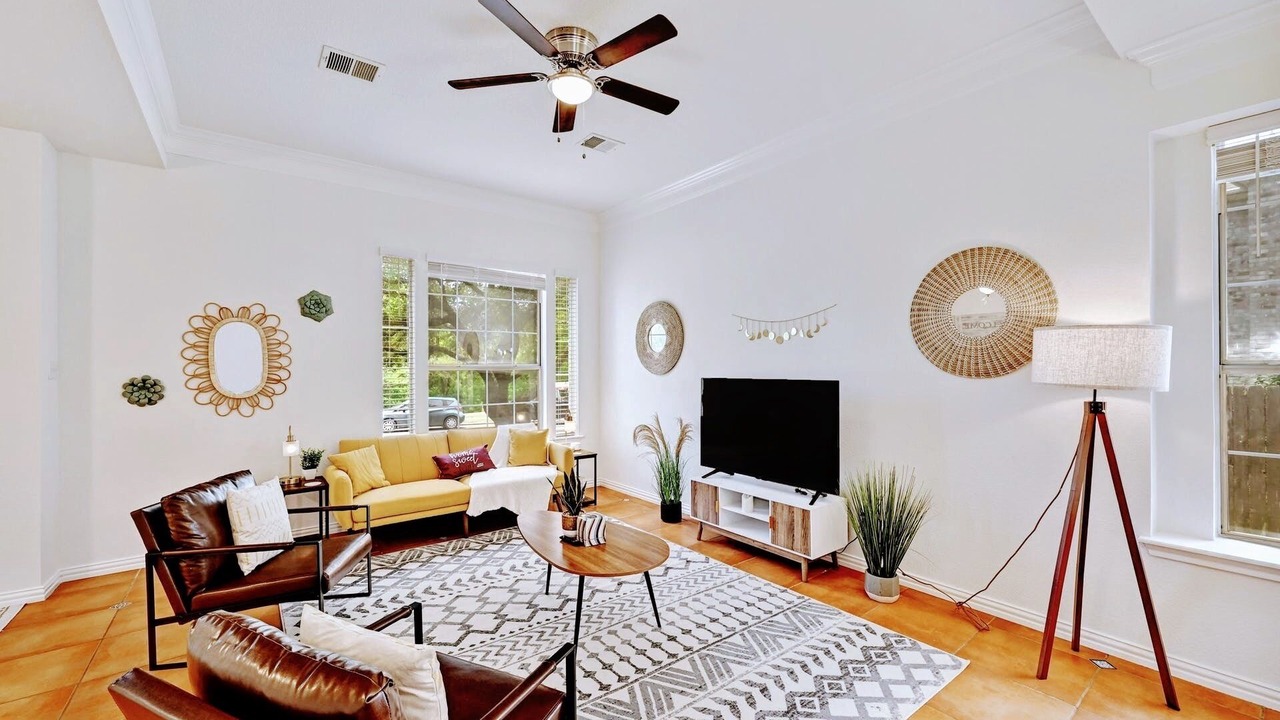 Photo of Livingroom in Wells Branch