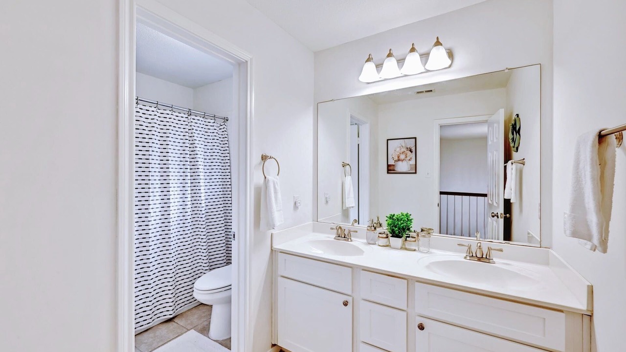 Photo of Bathroom in Wells Branch