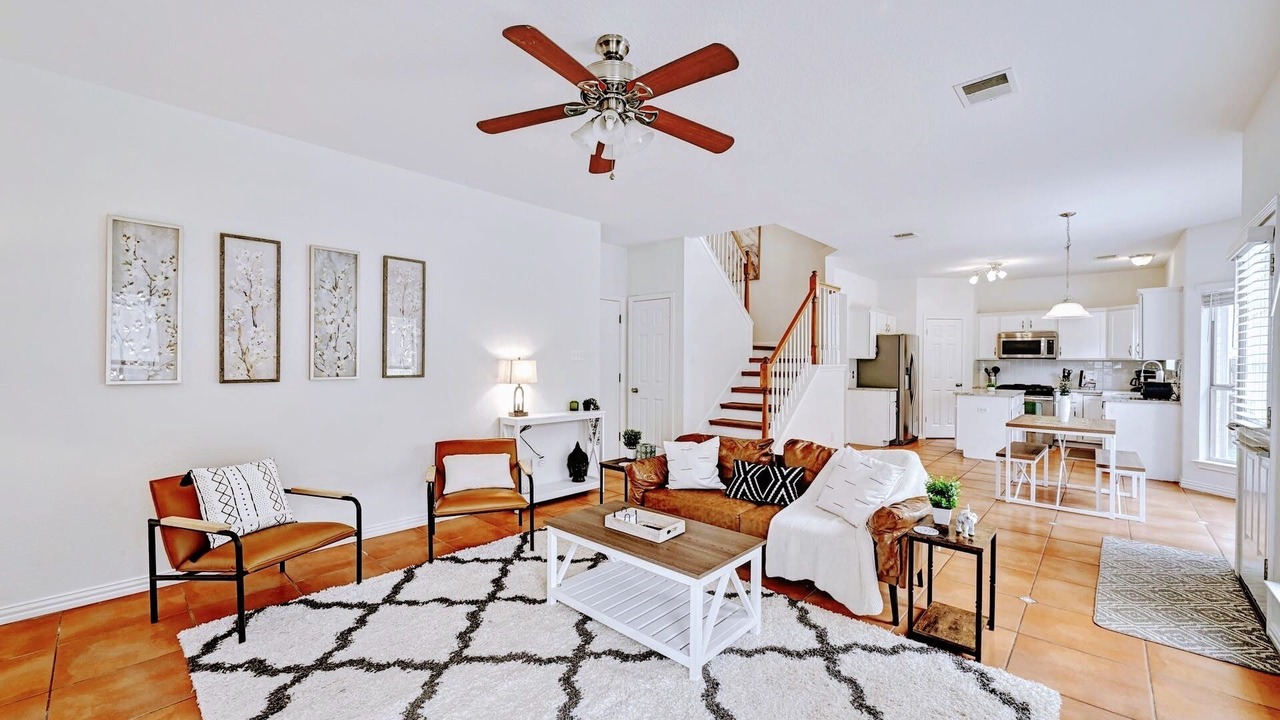 Photo of Livingroom in Wells Branch