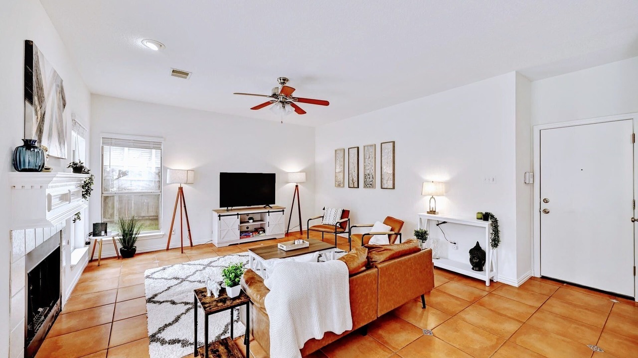 Photo of Livingroom in Wells Branch
