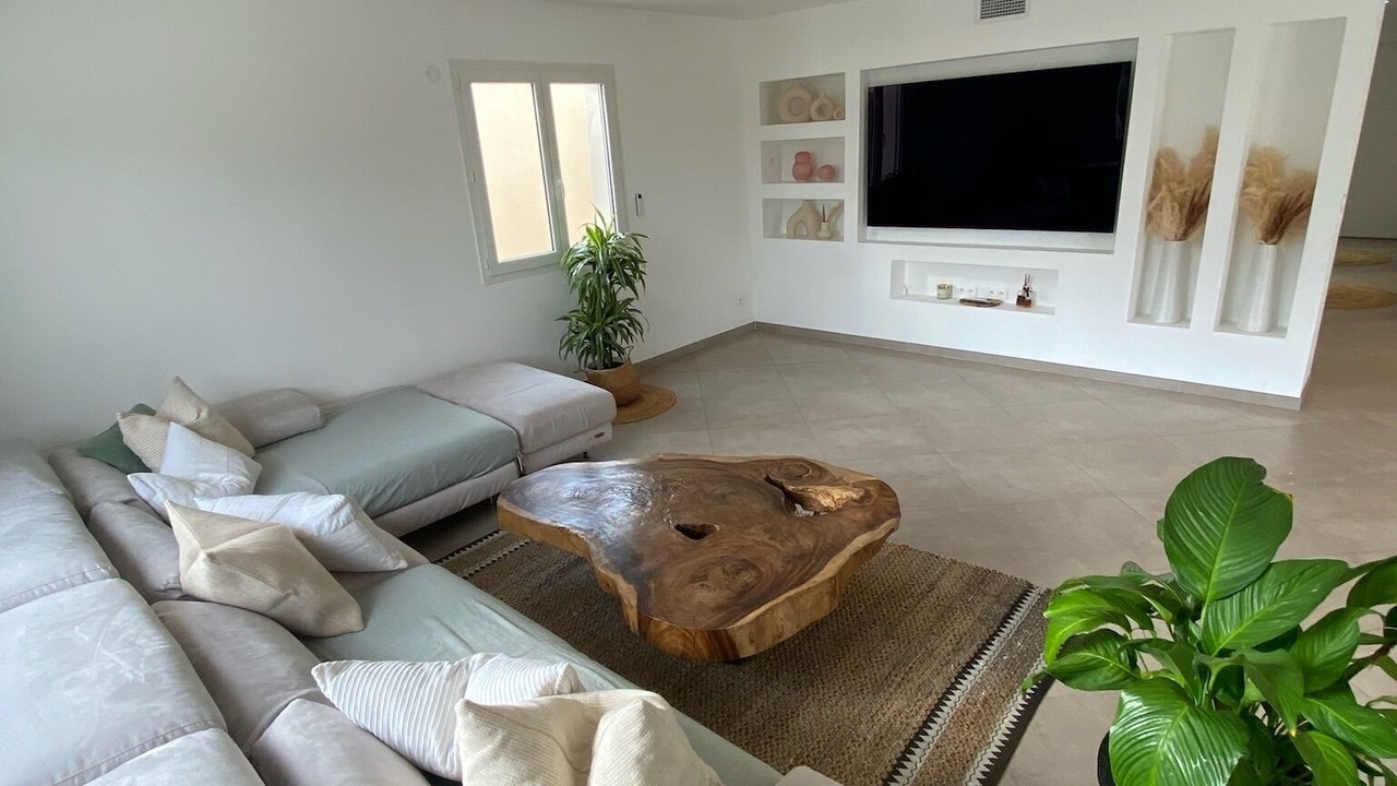 Photo of Livingroom in Cournonsec