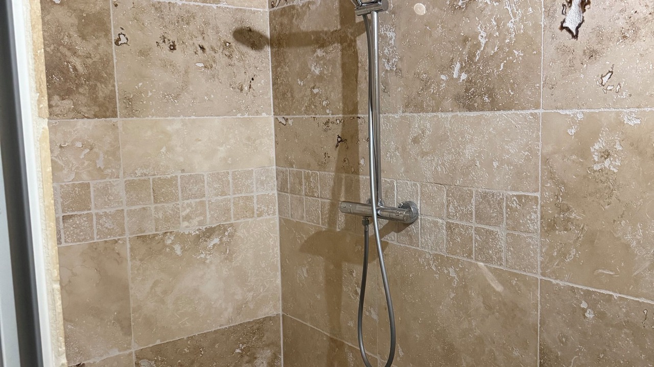 Photo of Bathroom in Cournonsec