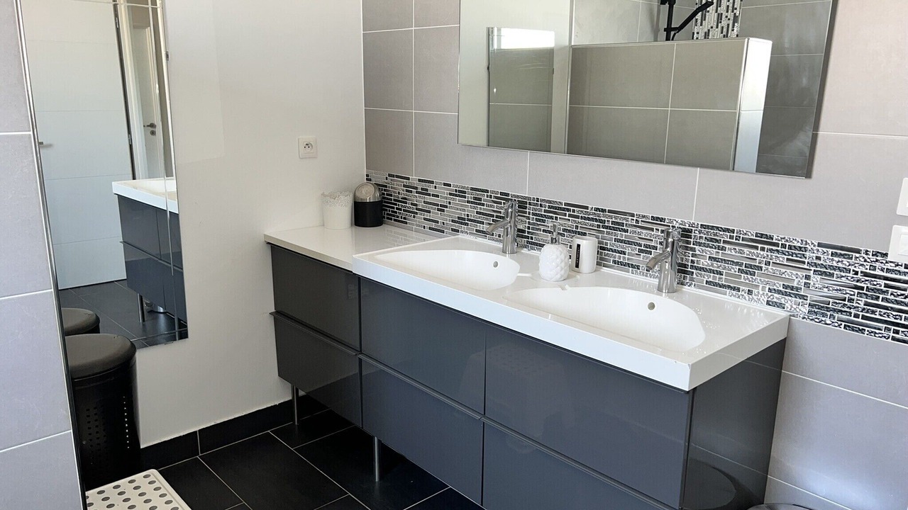 Photo of Bathroom in Cournonsec