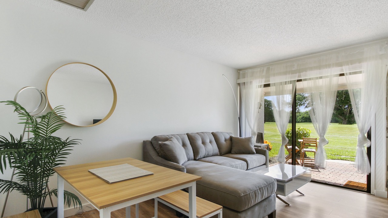 Photo of Livingroom in Bunker Oaks