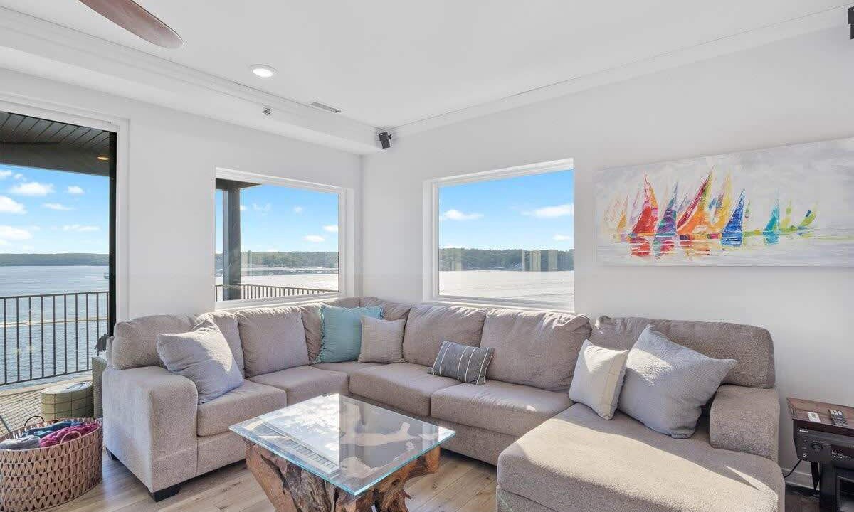 Photo of Livingroom in Osage Beach