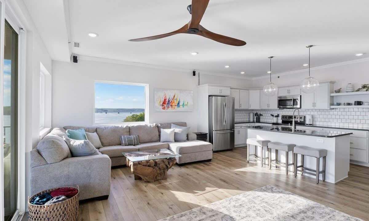 Photo of Livingroom in Osage Beach