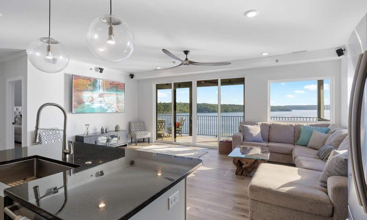 Photo of Livingroom in Osage Beach