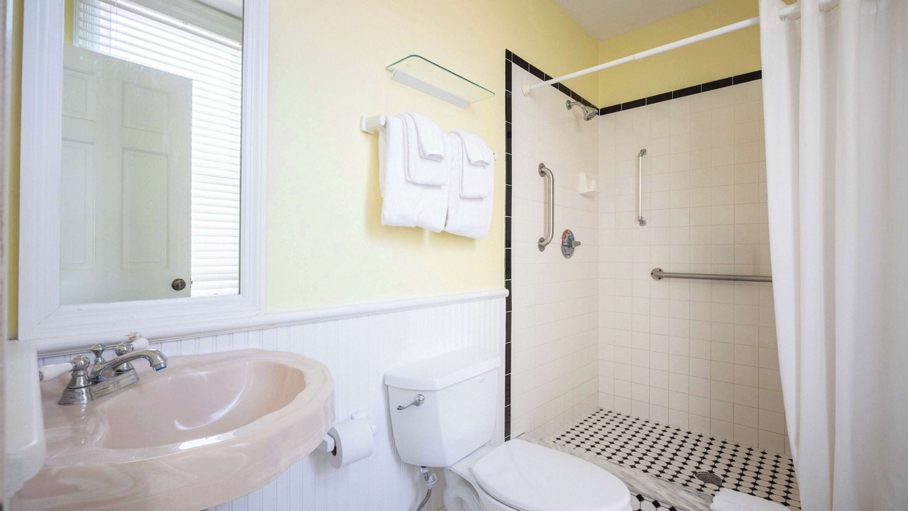 Photo of Bathroom in Historic Seaport