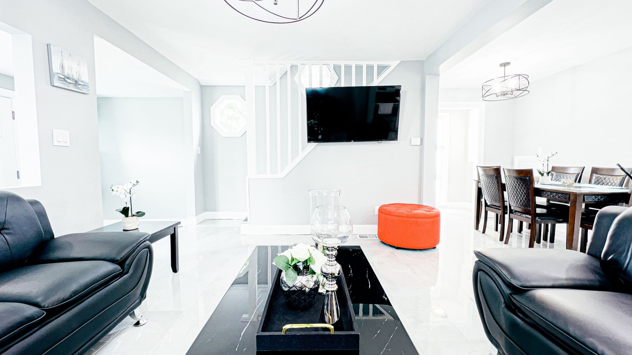Photo of Livingroom in Niagara Falls