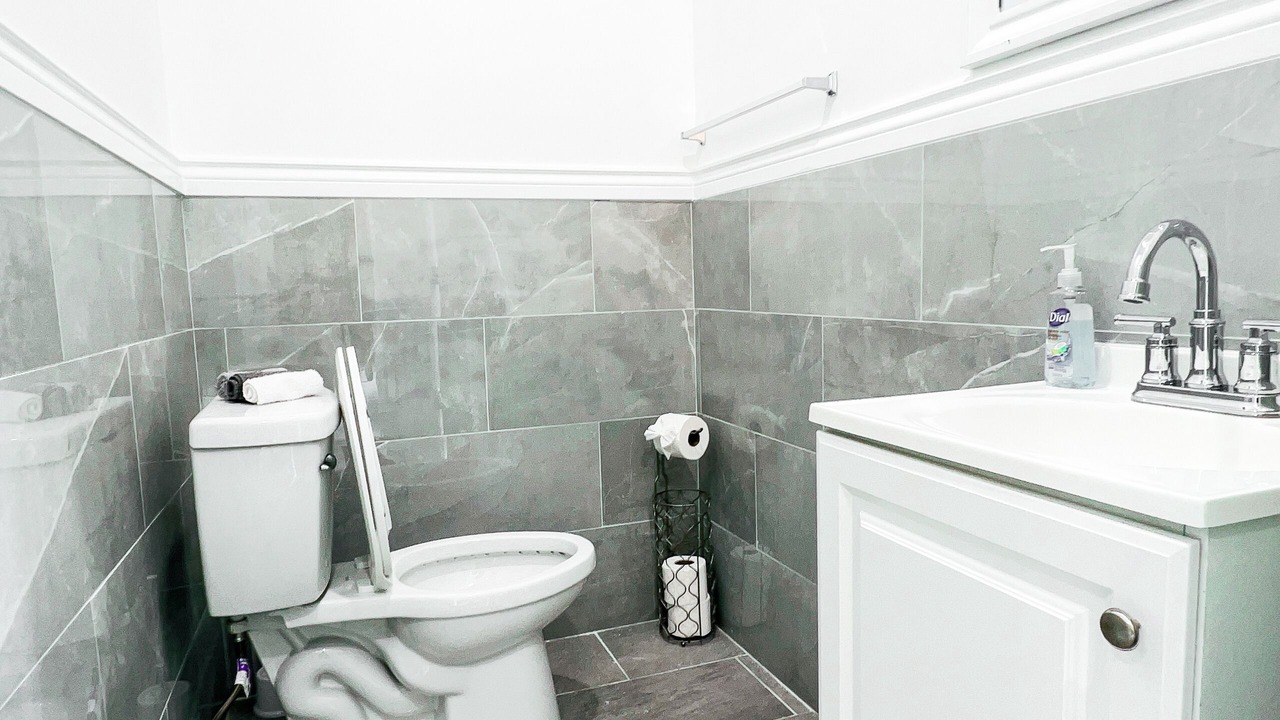 Photo of Bathroom in Niagara Falls