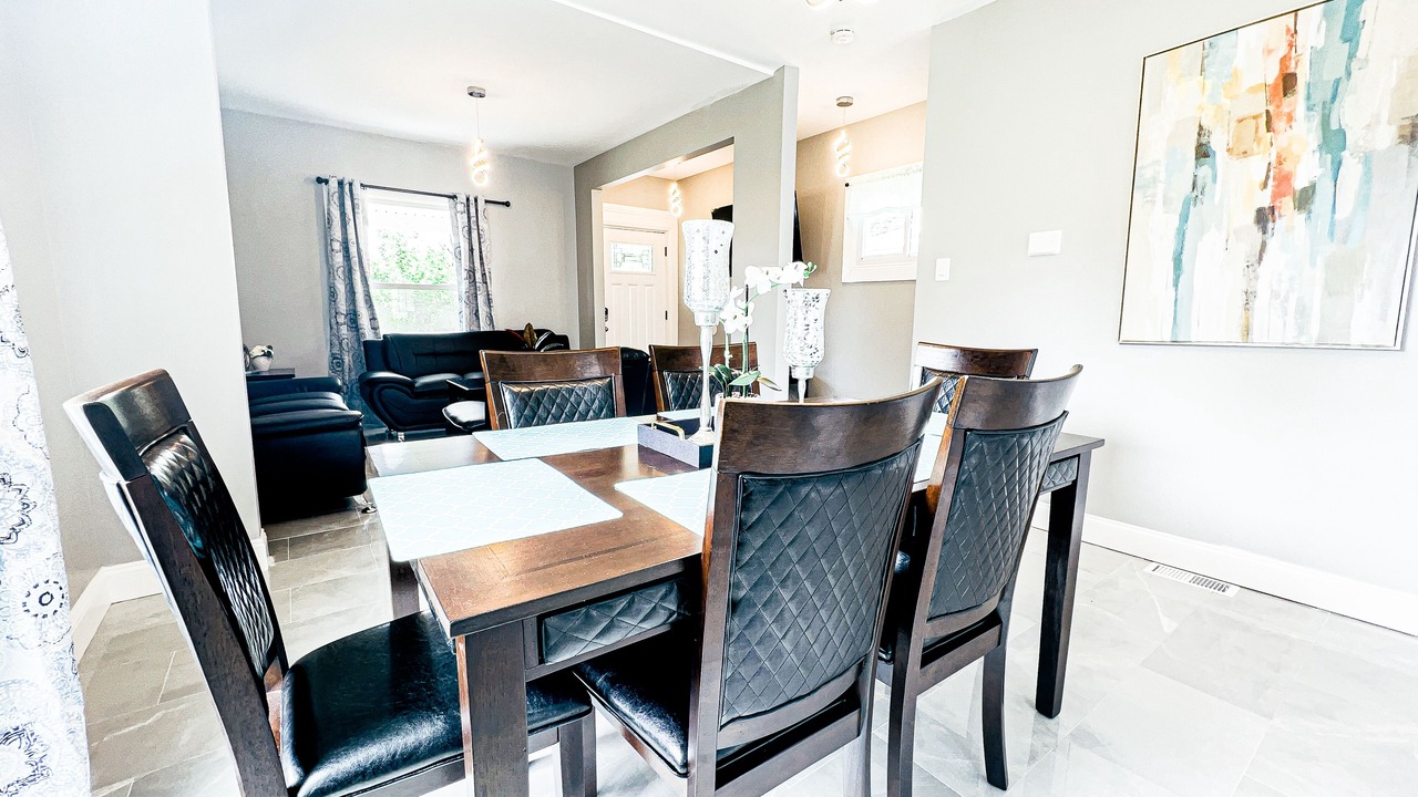 Photo of Livingroom in Niagara Falls
