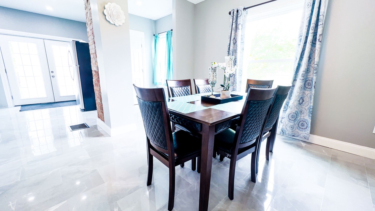 Photo of Livingroom in Niagara Falls