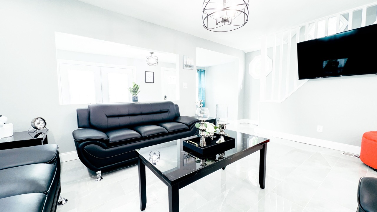 Photo of Livingroom in Niagara Falls