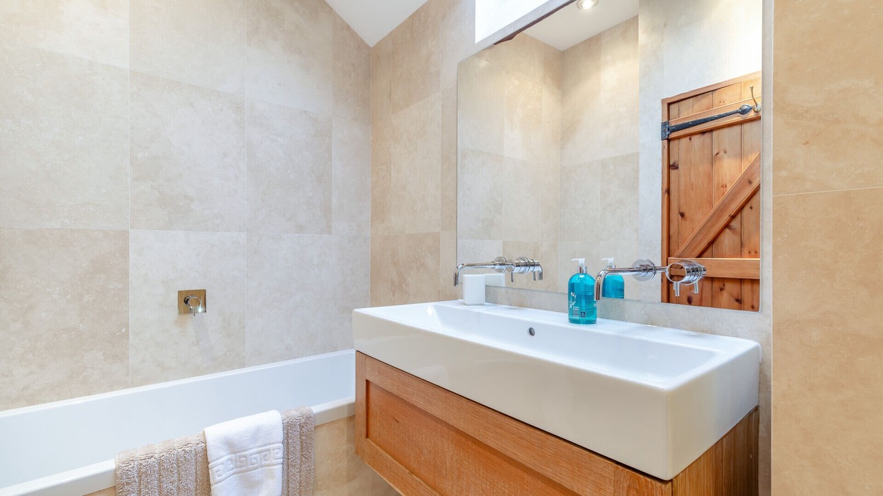 Photo of Bathroom in Monyash