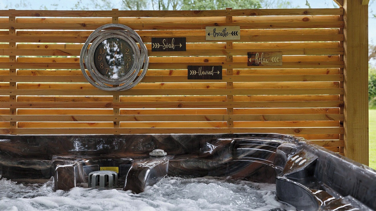 Photo of Others in Saham Toney