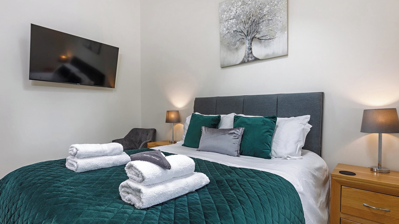 Photo of Others in Saham Toney