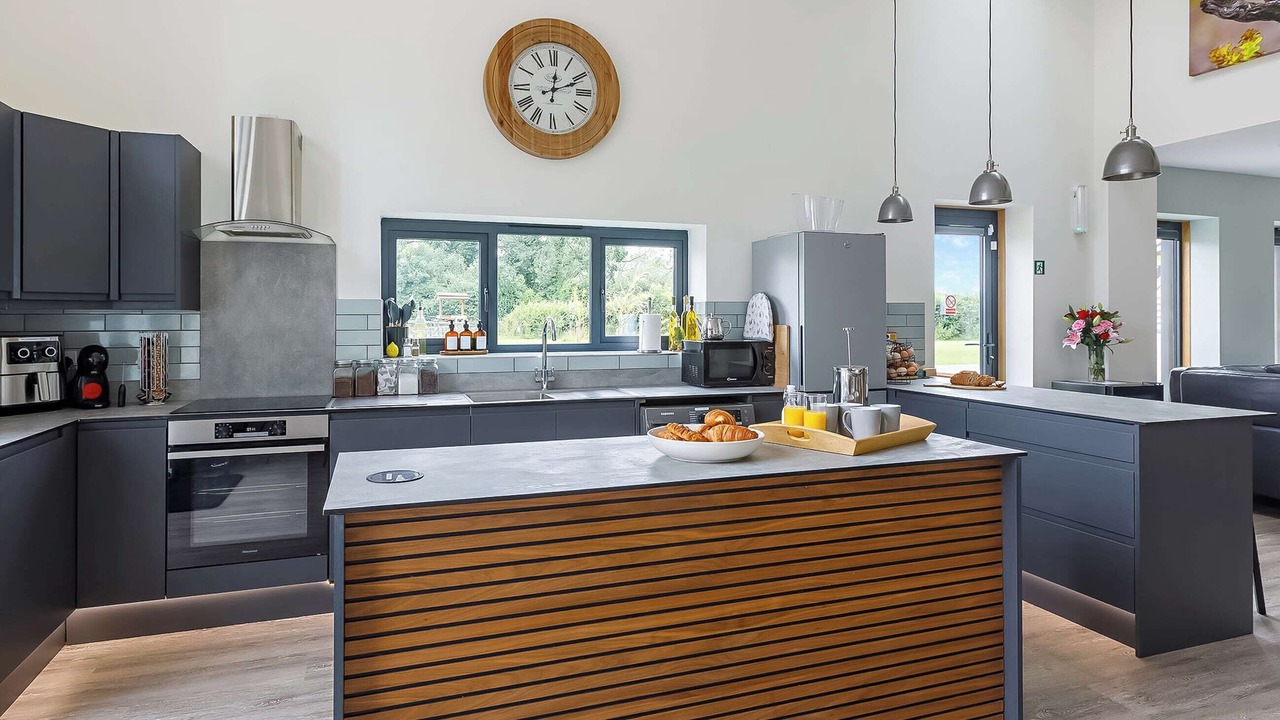 Photo of Others in Saham Toney