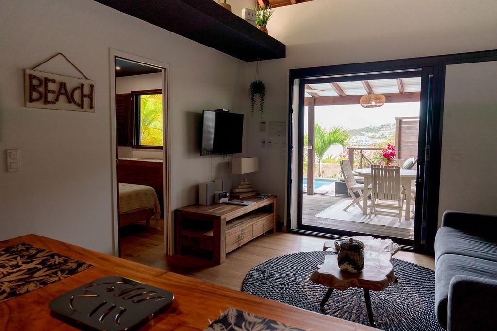 Photo of Livingroom in Oyster Pond