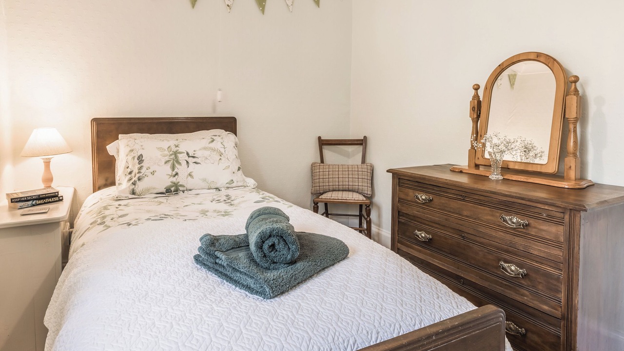 Photo of Others in Oakworth