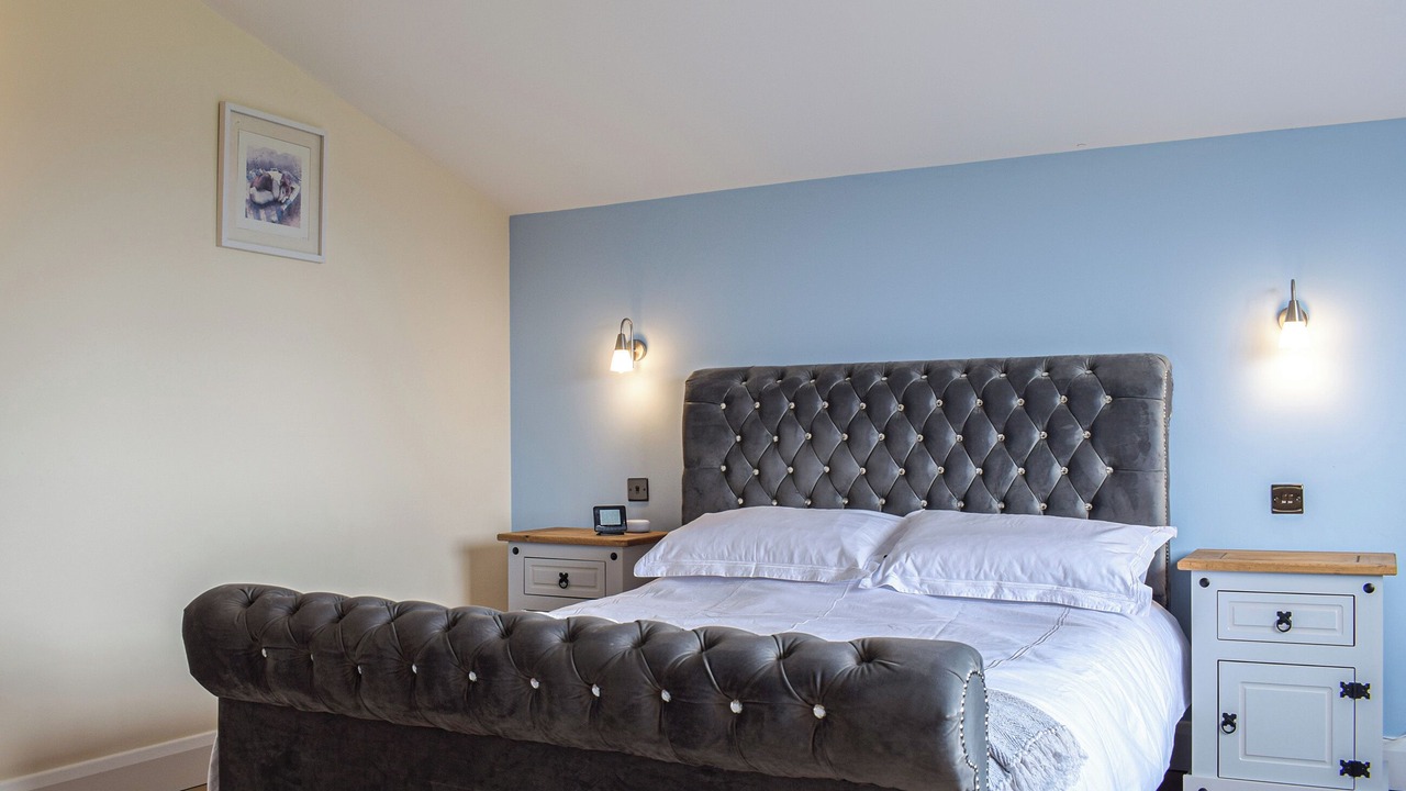 Photo of Others in Hope under Dinmore