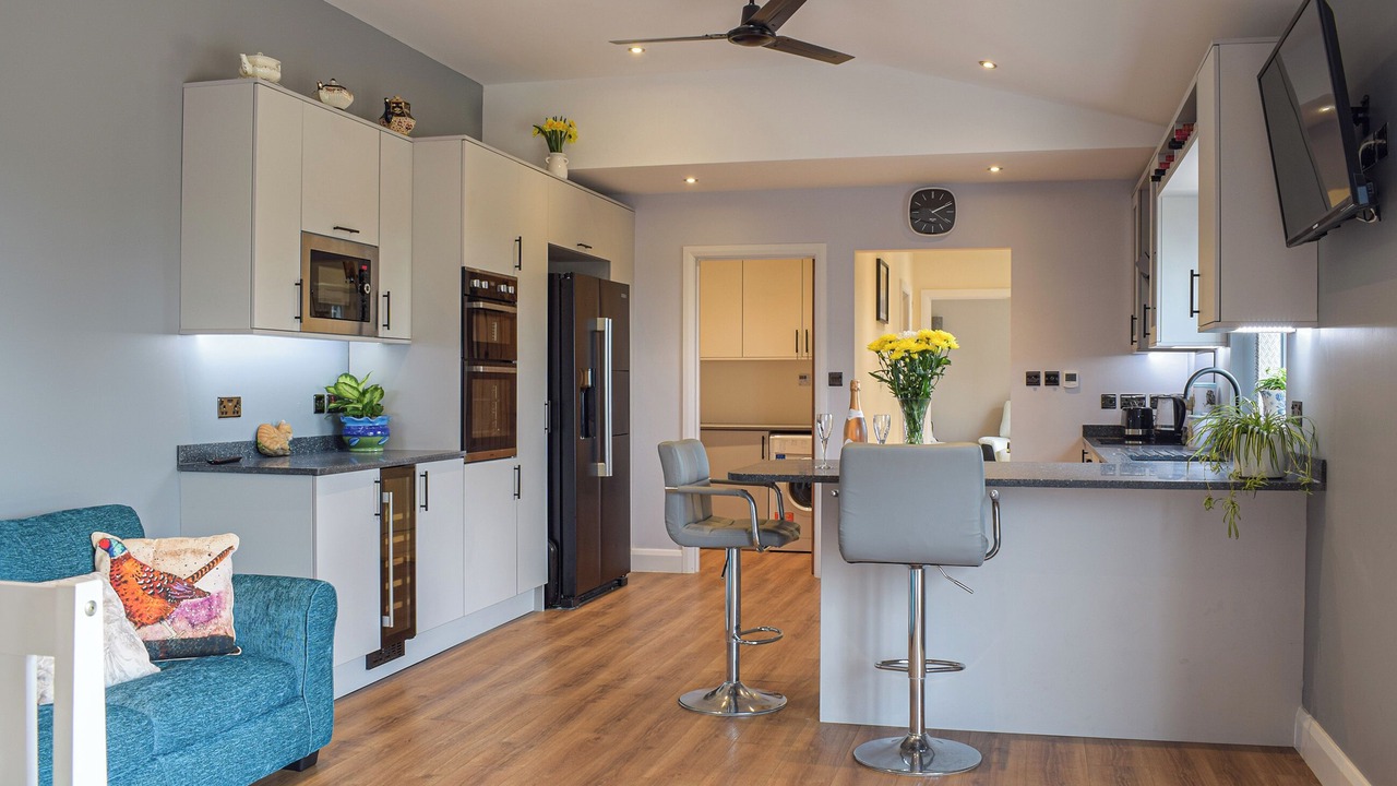 Photo of Others in Hope under Dinmore