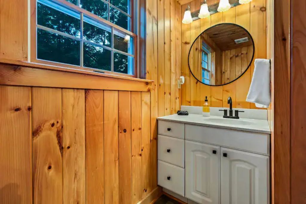 Photo of Bathroom in Buechel