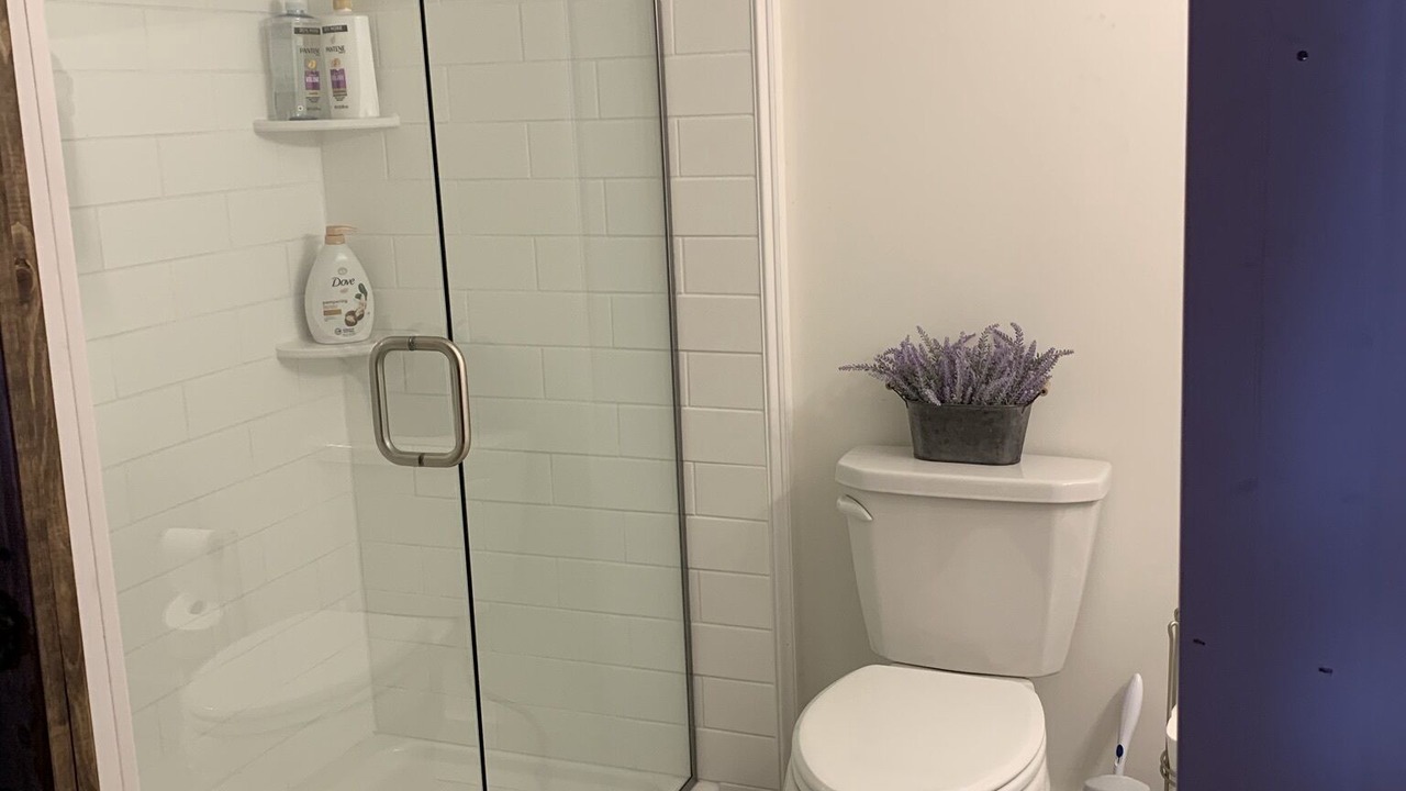 Photo of Bathroom in Morganfield
