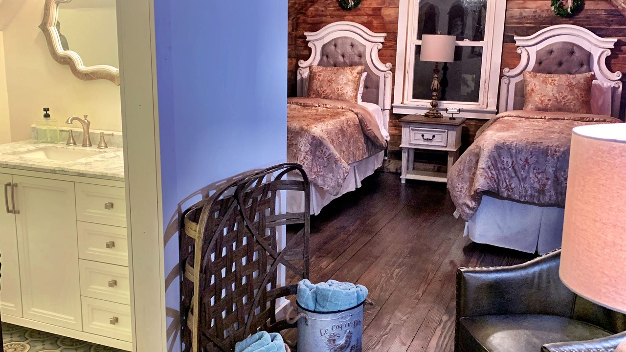 Photo of Bedroom in Morganfield