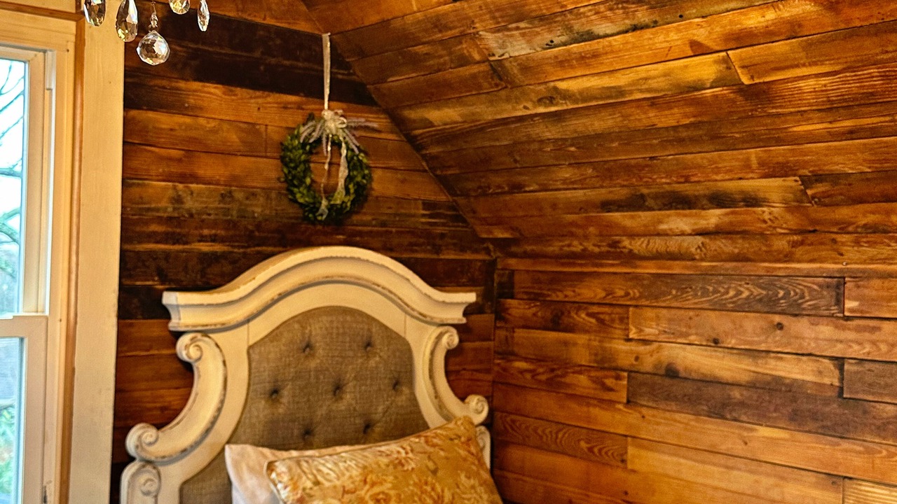 Photo of Bedroom in Morganfield