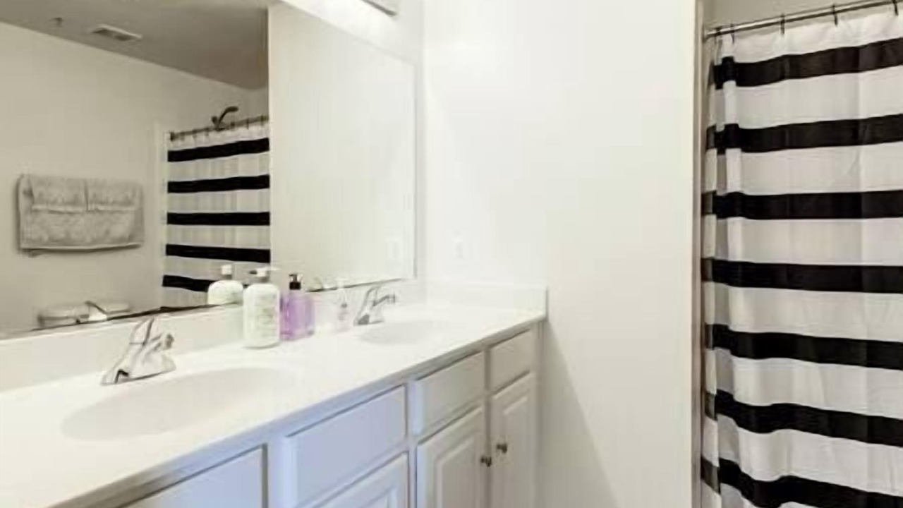 Photo of Bathroom in Washington