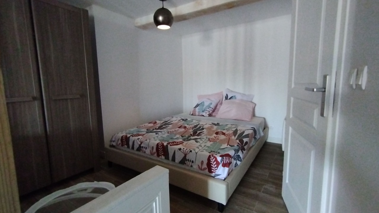 Photo of Bedroom in Trevoux