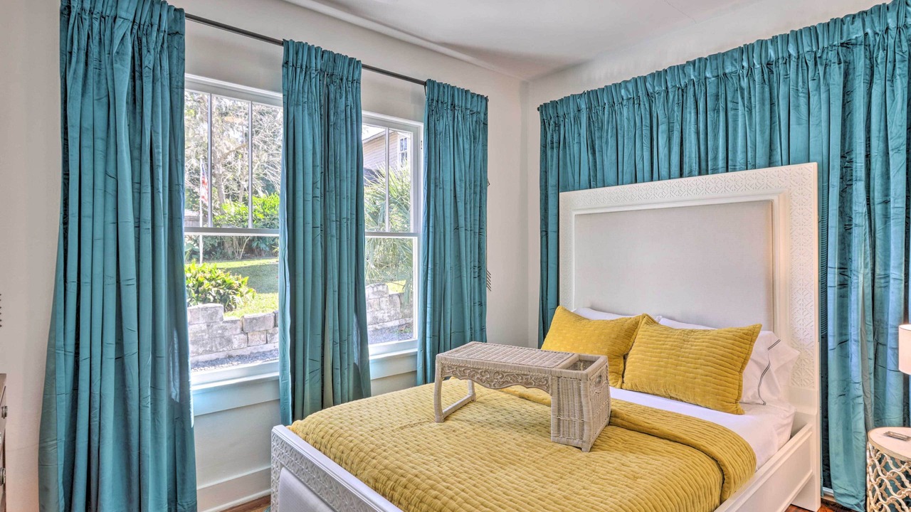 Photo of Bedroom in Historic District