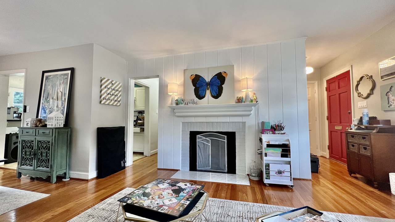 Photo of Livingroom in Bethesda