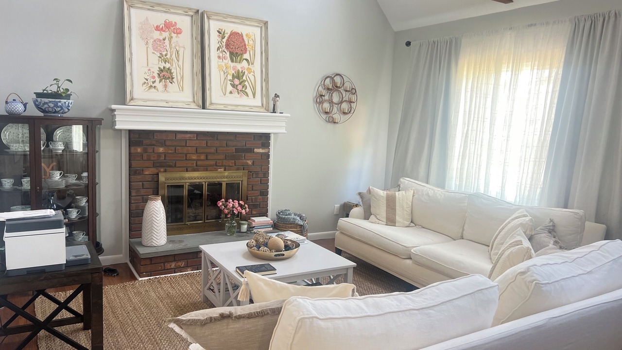 Photo of Livingroom in East Falmouth