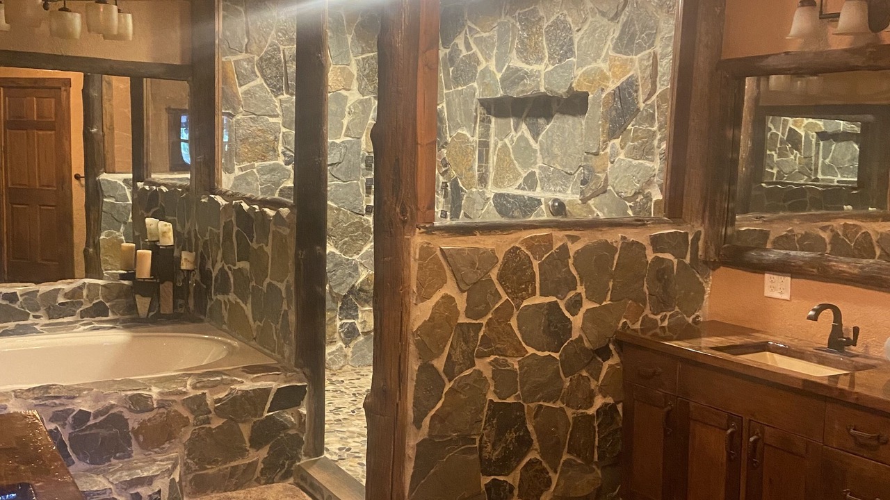 Photo of Bathroom in Camanche