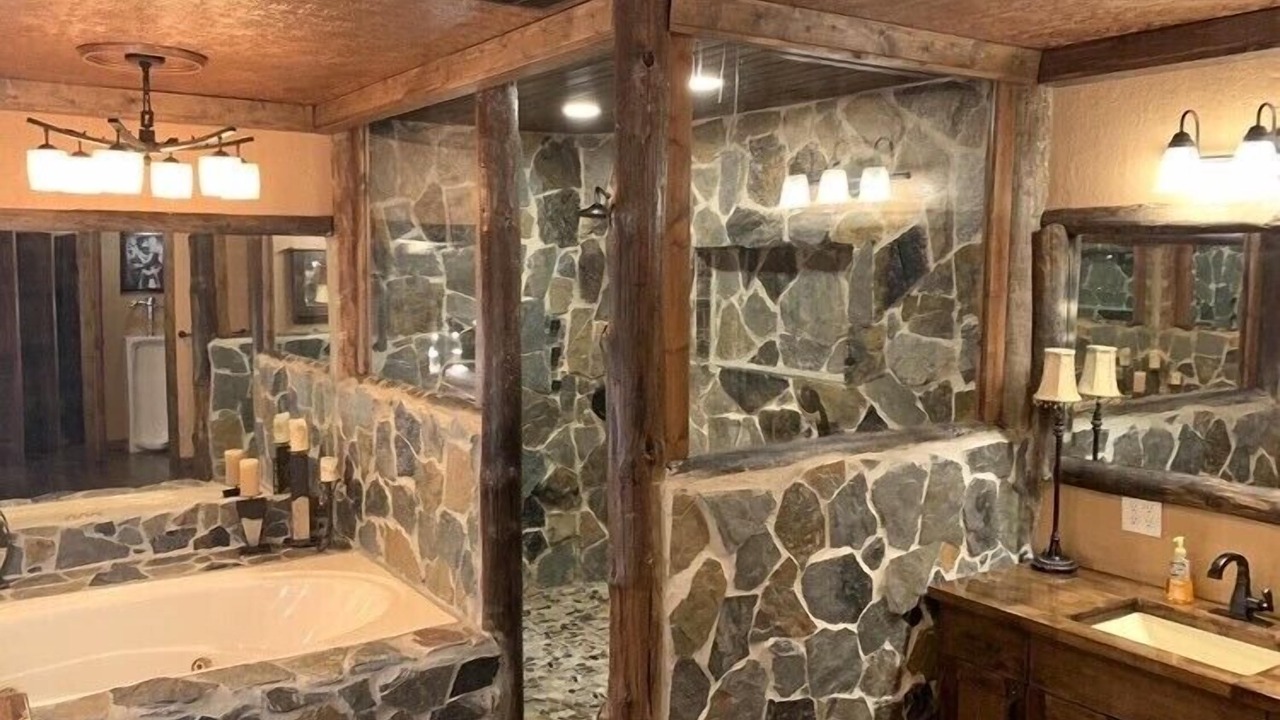 Photo of Bathroom in Camanche