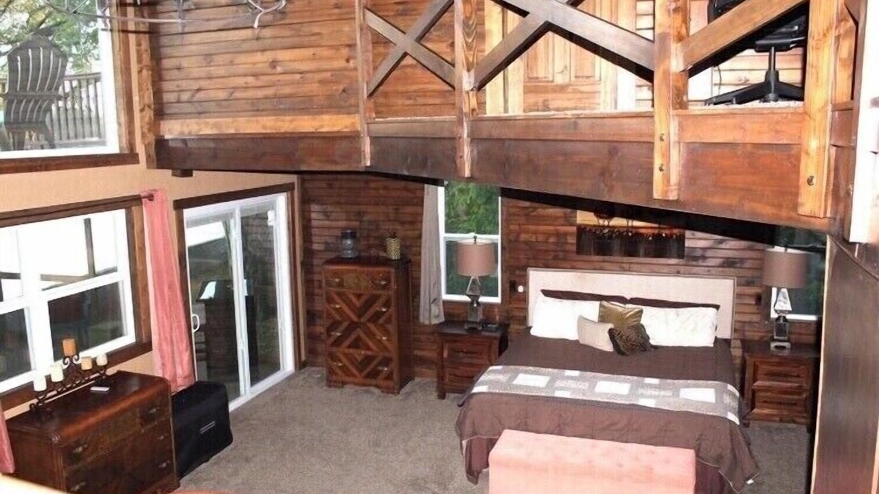 Photo of Bedroom in Camanche