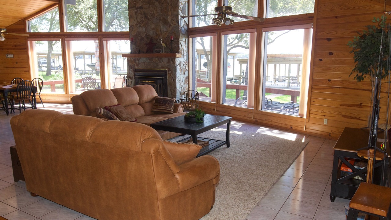 Photo of Livingroom in West Livingston